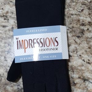 ISOTONER FLEECE LINED FLEXIBLE FIT GLOVES